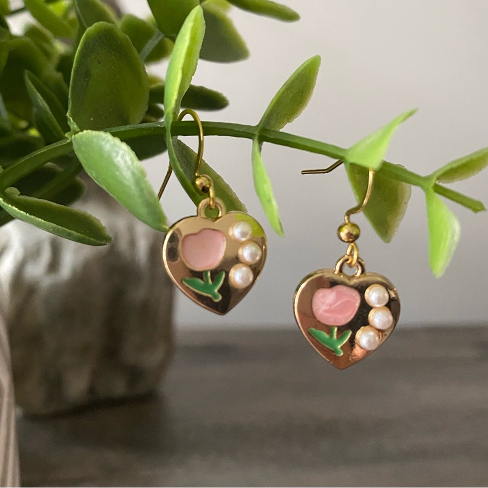 Handmade tulip pearl floral earrings